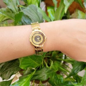 Vintage Swiss Hills Quartz Classic Gold Roman Numerals Watch